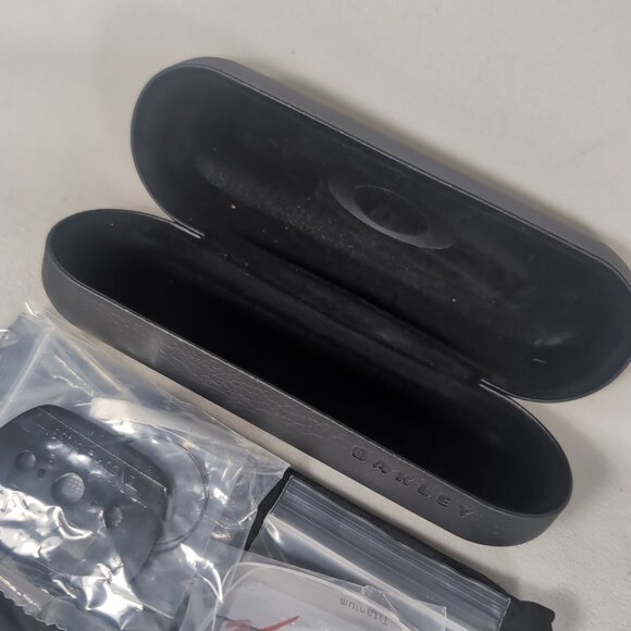 Oakley Black Glasses Sunglasses Case ONLY HDO Faux Leather Hardshell Bag Cloth - Picture 2 of 16